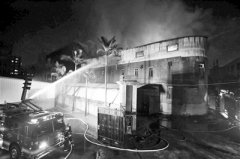 晋阳街道两相邻厂房着火 幸无人员受伤